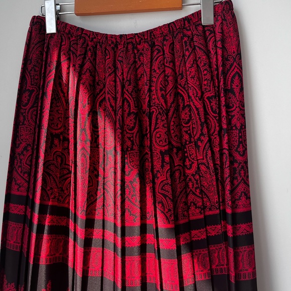 Circa 1970’s MOD Black and Red Blazer & Skirt Set - Picture 13 of 16